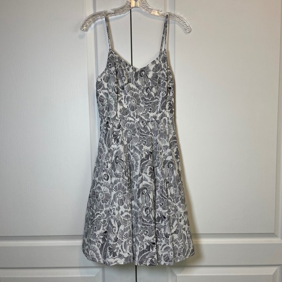Old Navy Sundress Bundle Slip On Casual Summer Dresses Mini Black White Floral - Picture 2 of 15